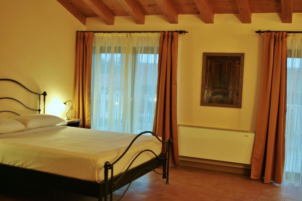 Agriturismo Cavrigo Lodi Habitación foto